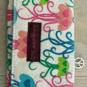 Bungalow 360 wallet vegan